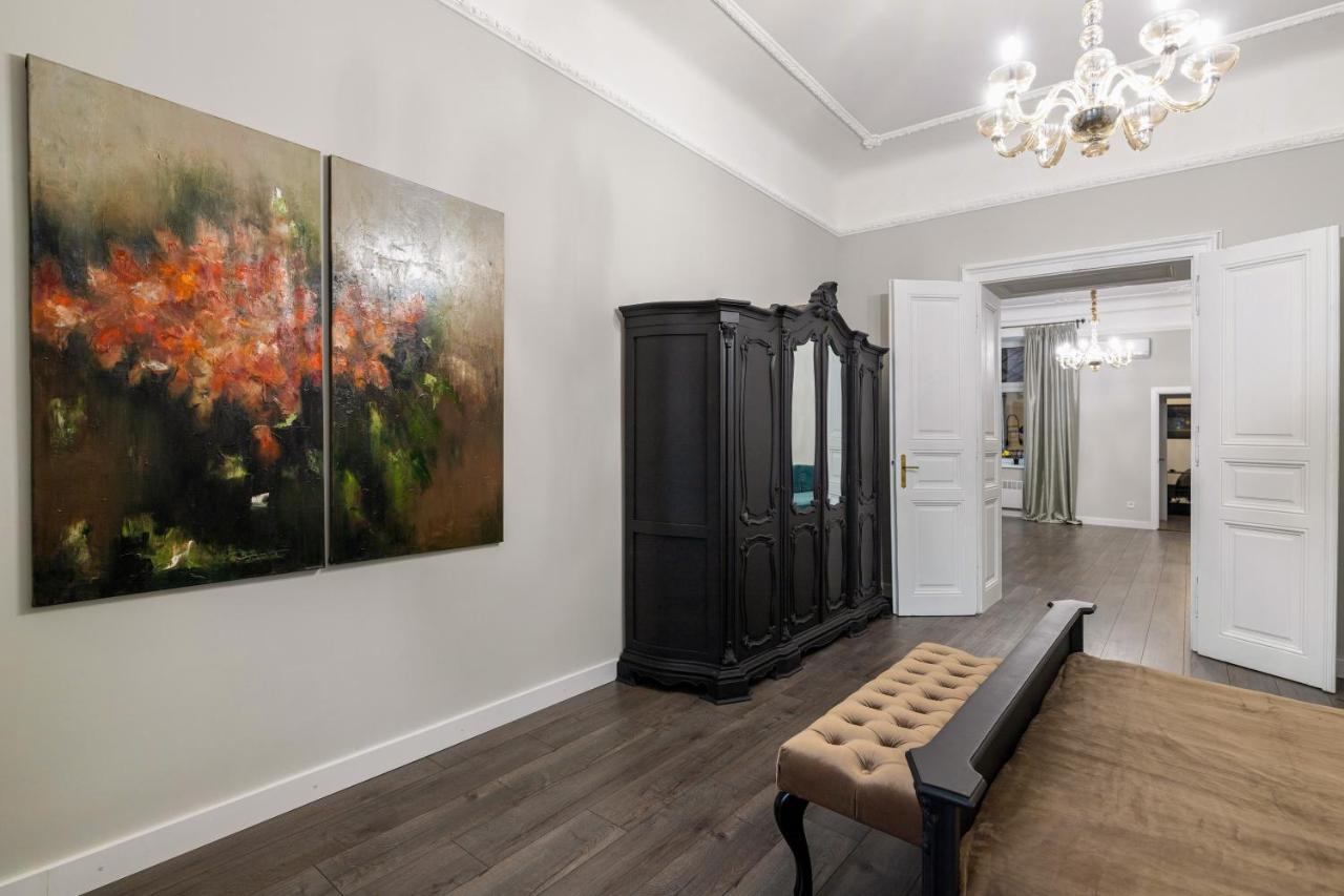 3 Room Apartments , Rohatyntsyv Street Lviv Ngoại thất bức ảnh